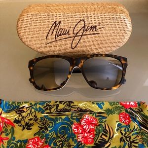 Maui Jim Howitz Sunglasses (Rare color) Like New!